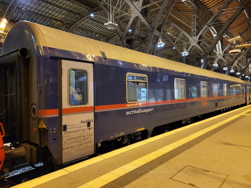 Schlafwagen ex-DB WLABmz 173 des ÖBB Nightjet Schlafwagen ex-DB WLABmz 173 des ÖBB Nightjet