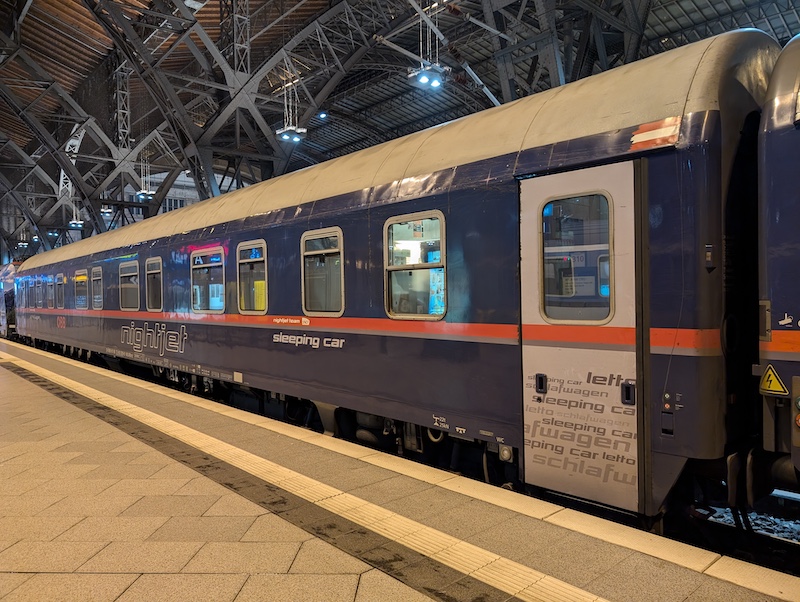 Schlafwagen ex-DB WLABmz 173 des ÖBB Nightjet Schlafwagen ex-DB WLABmz 173 des ÖBB Nightjet